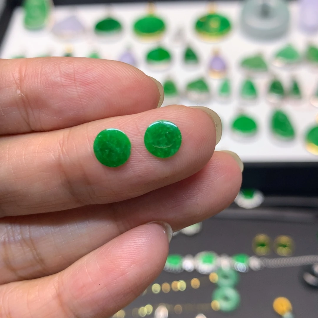 翡翠未镶嵌颈饰有纹裂