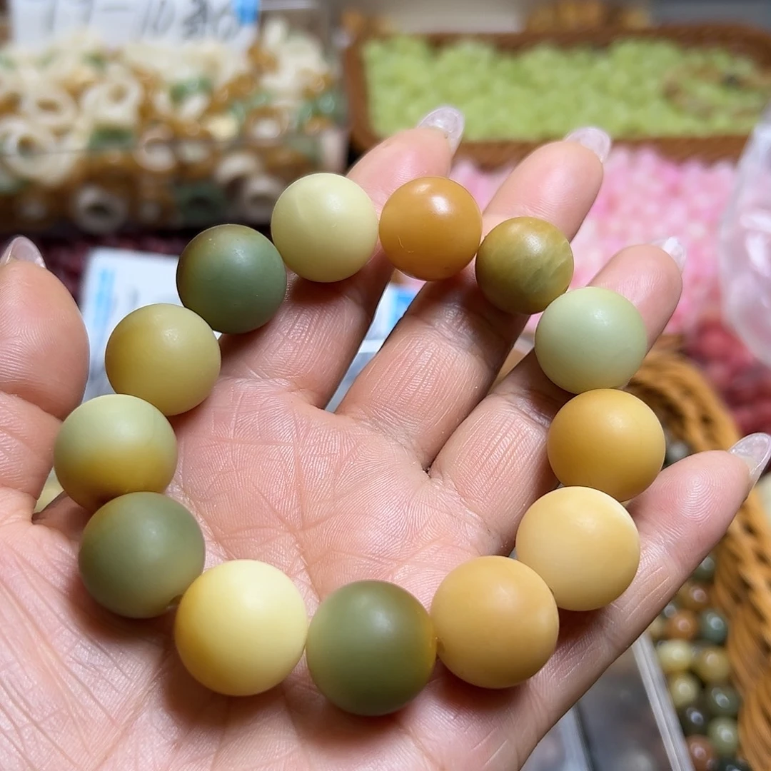 白玉菩提吊坠瑕疵18磨沙串一条