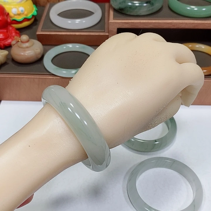 石英质玉未镶嵌手镯