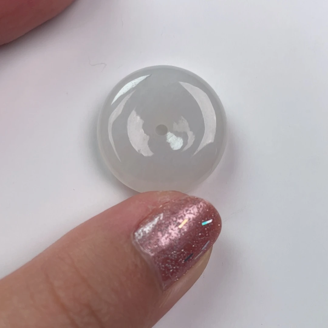 翡翠未镶嵌颈饰平安扣