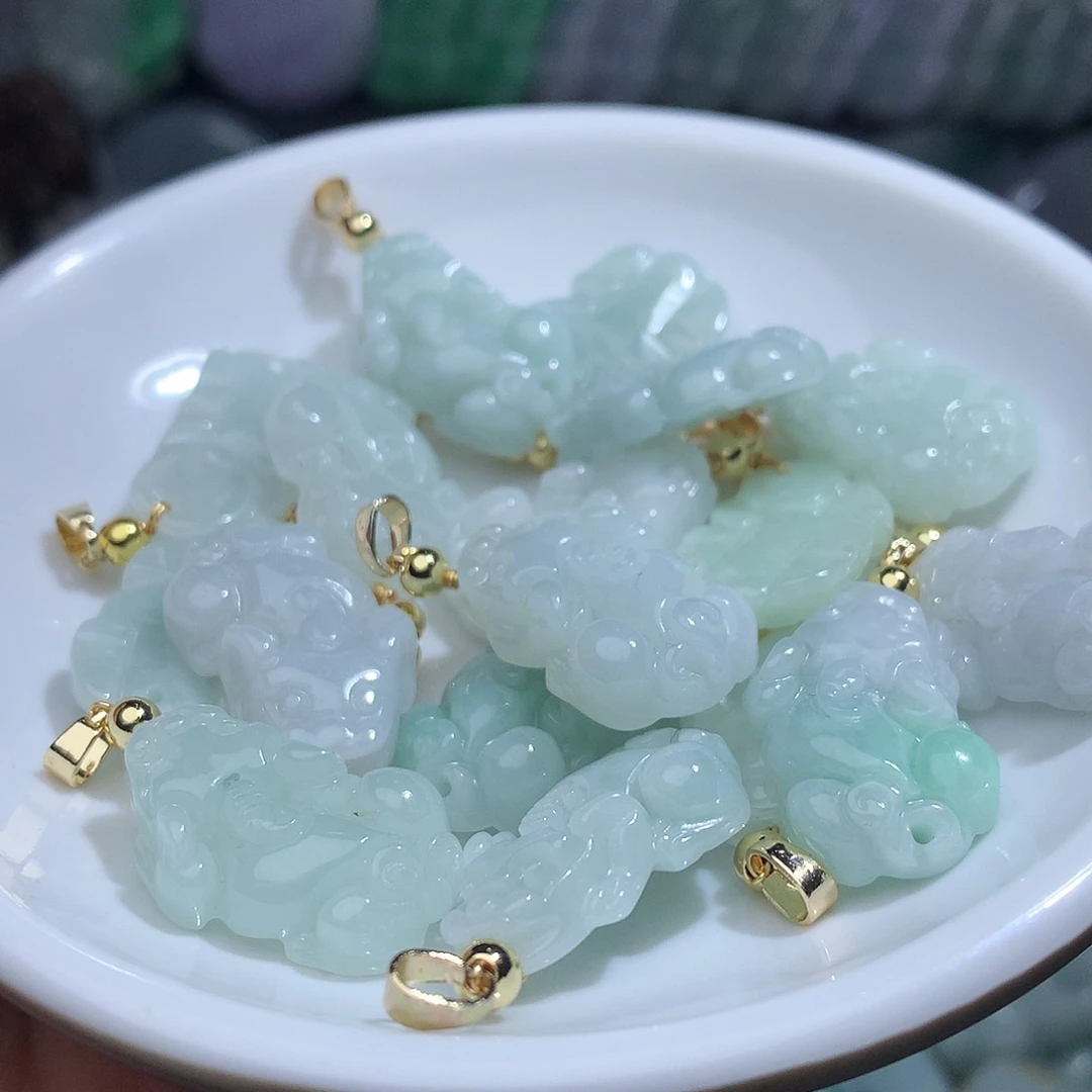 翡翠未镶嵌颈饰多样性发1个