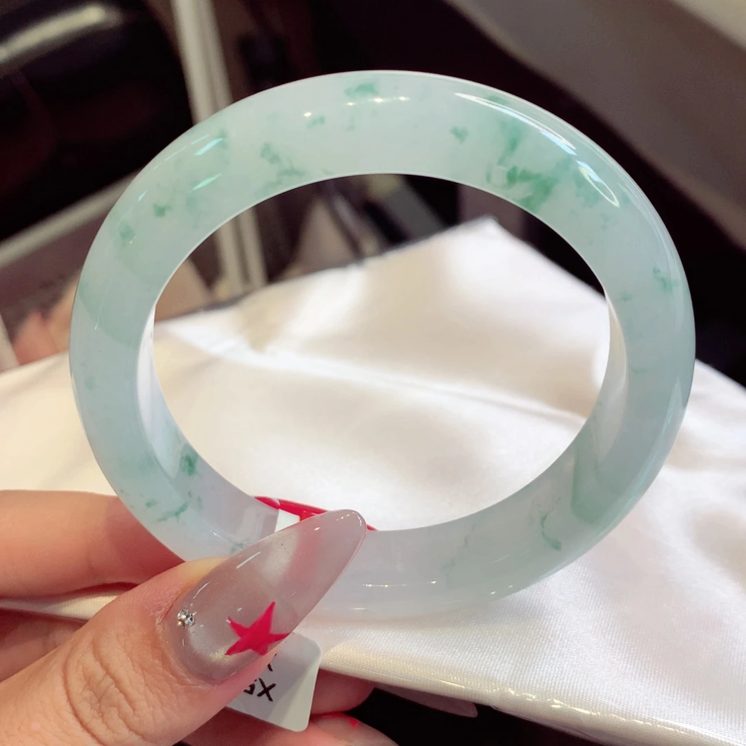 翡翠手镯未镶嵌泥鳅背32号66