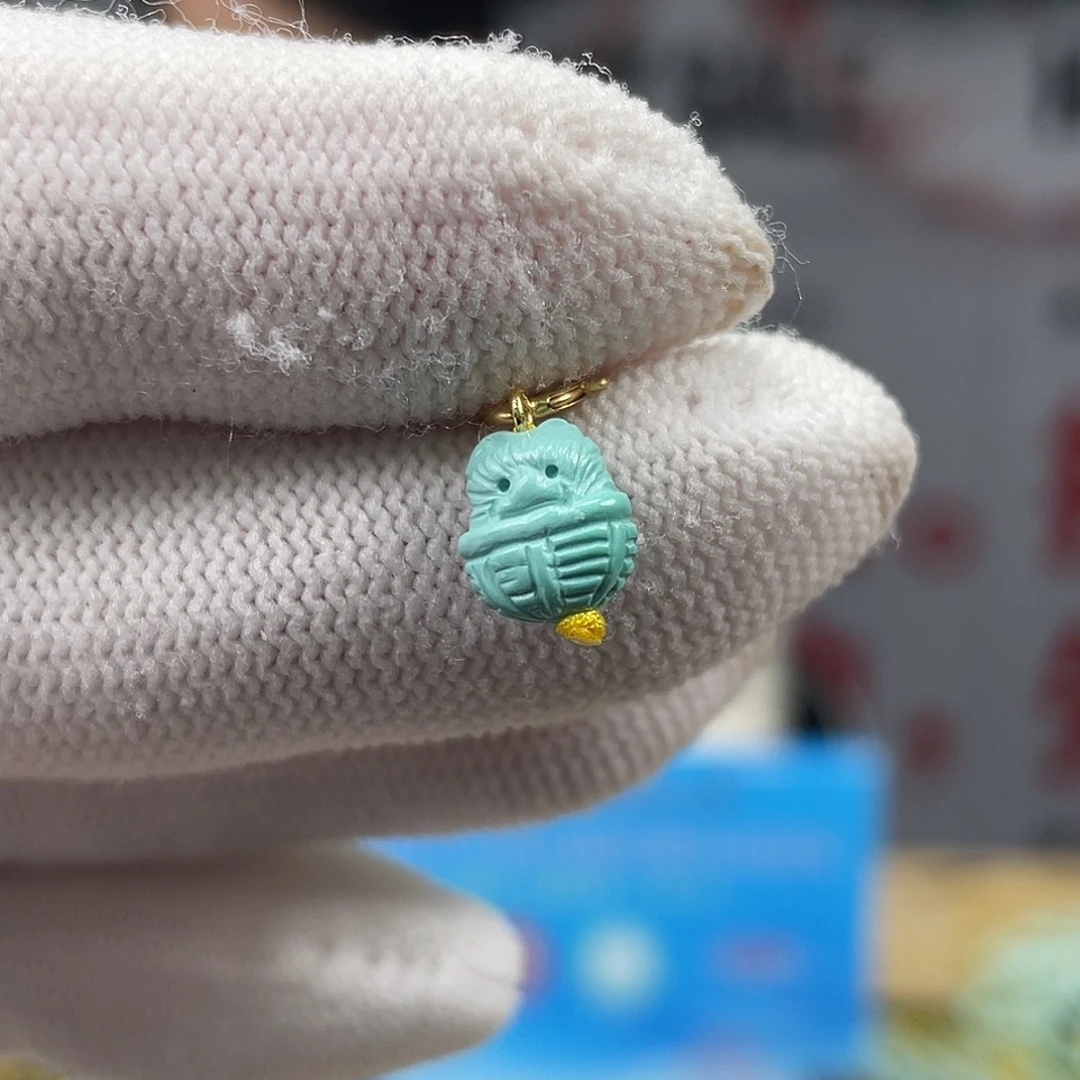 绿松石未镶嵌挂件