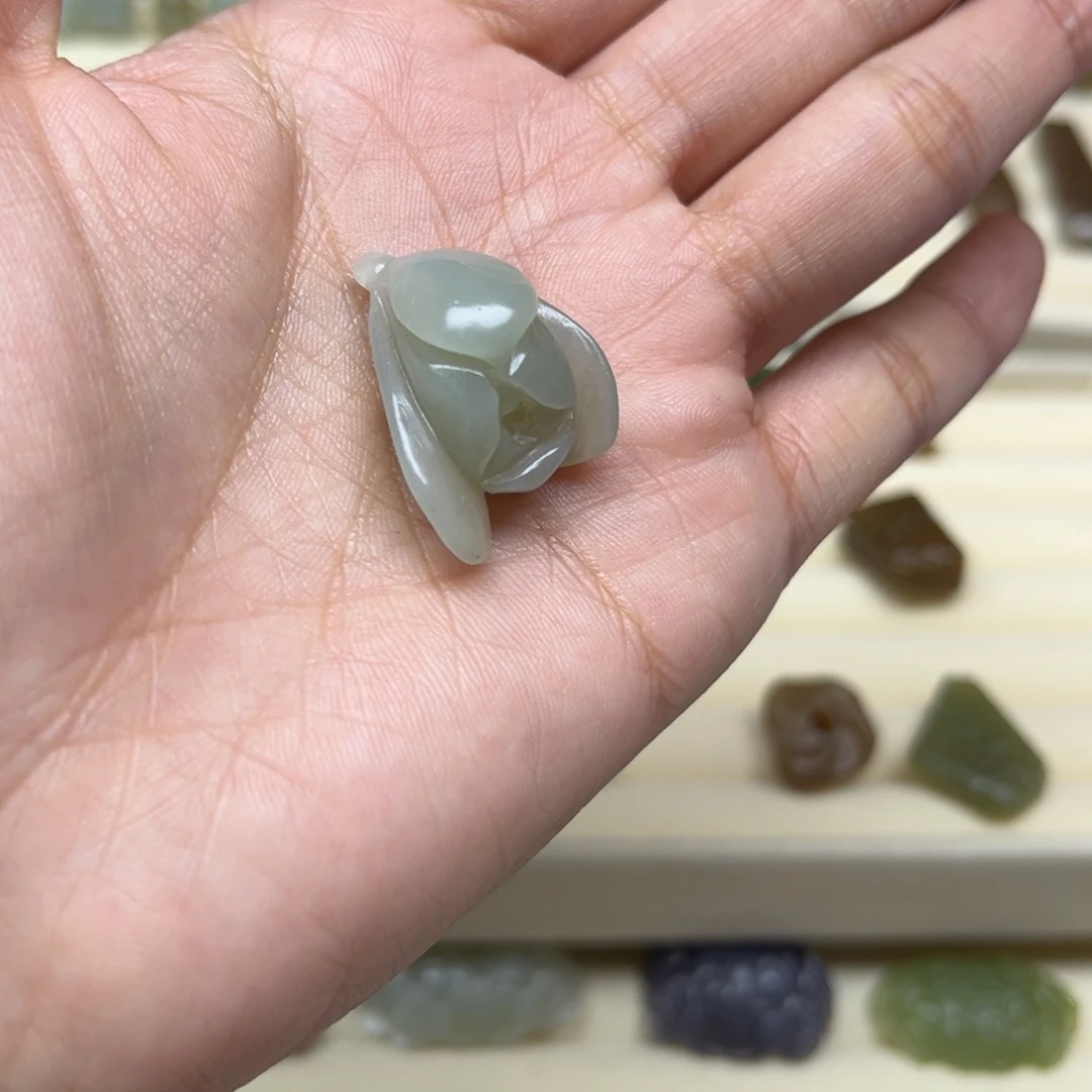 用***8和田玉未镶嵌珠宝半成品