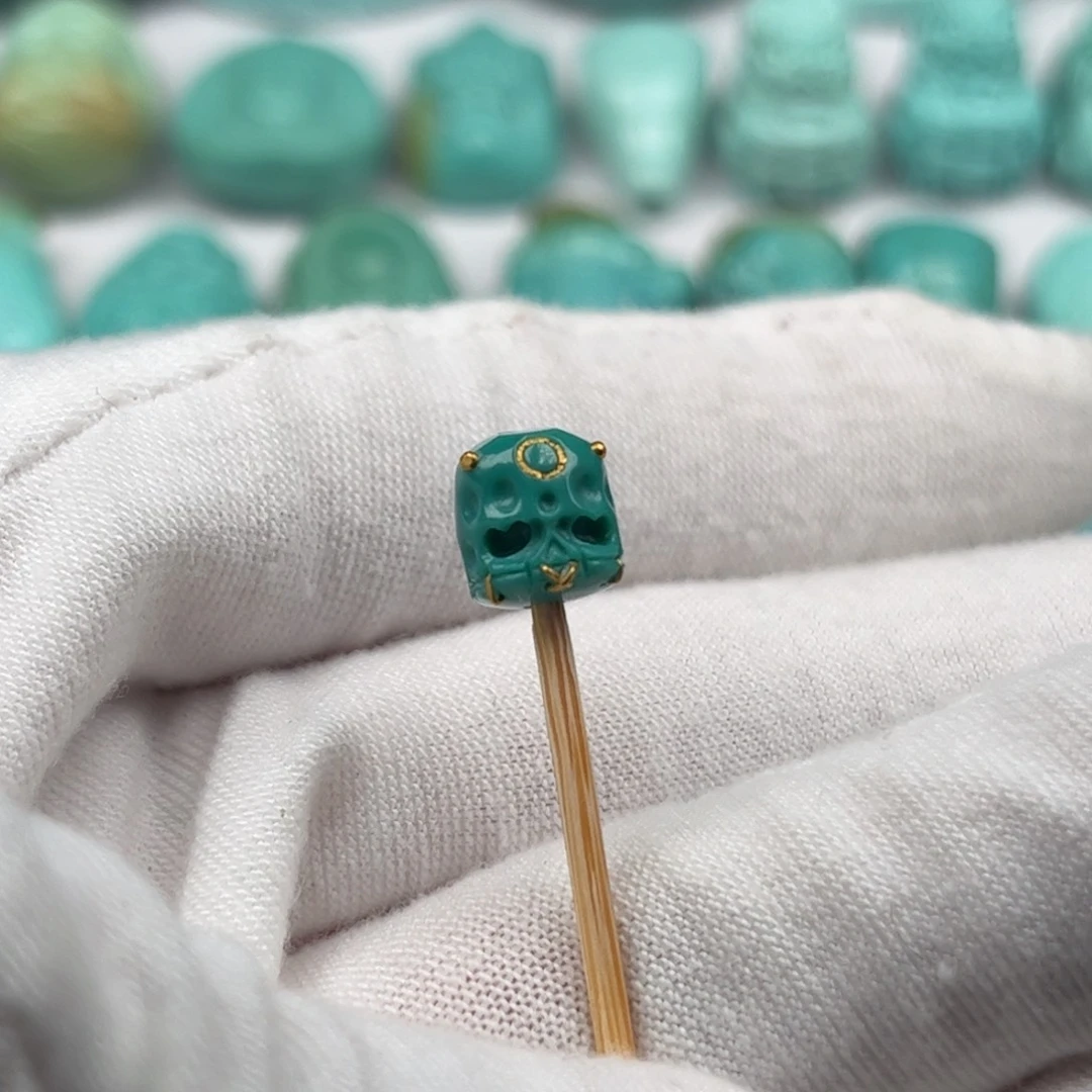 未镶嵌绿松石珠宝奇石