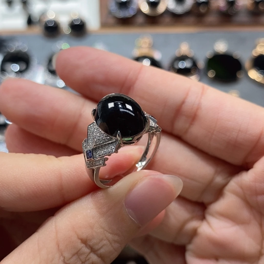 翡翠18K金镶嵌戒指