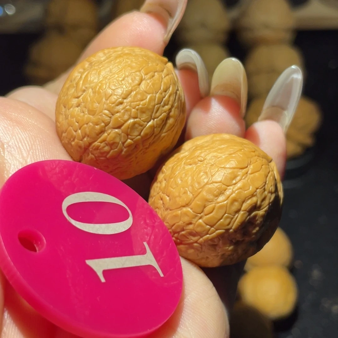 魔丸27尺寸核桃。