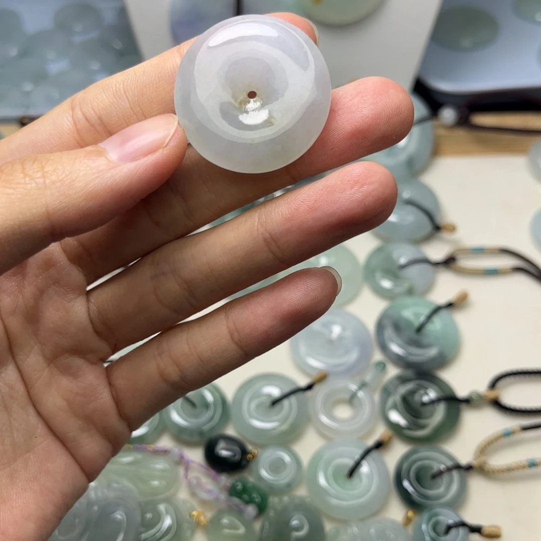 w***米翡翠未镶嵌颈饰天然翡翠Ａ货