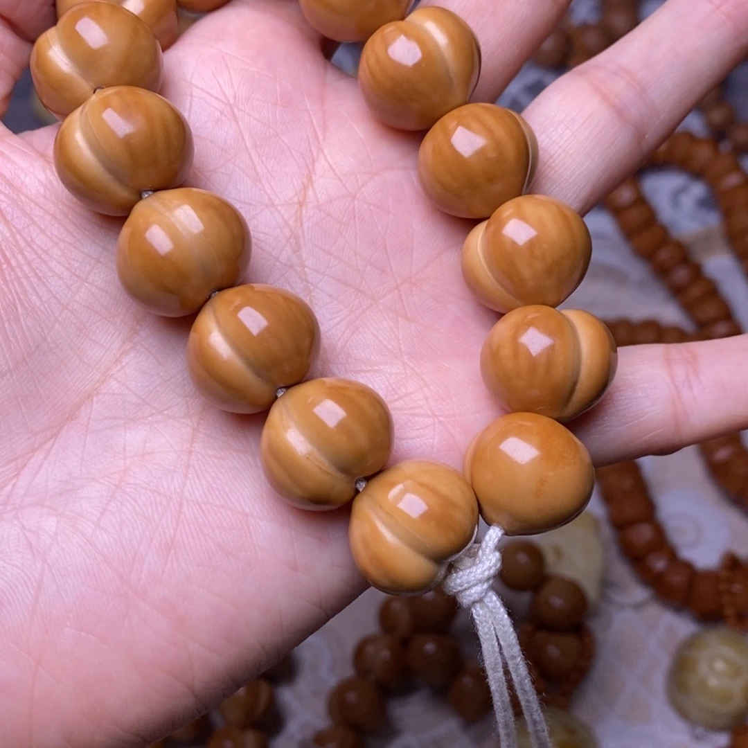 把件猴头核桃柯基屁桃高定