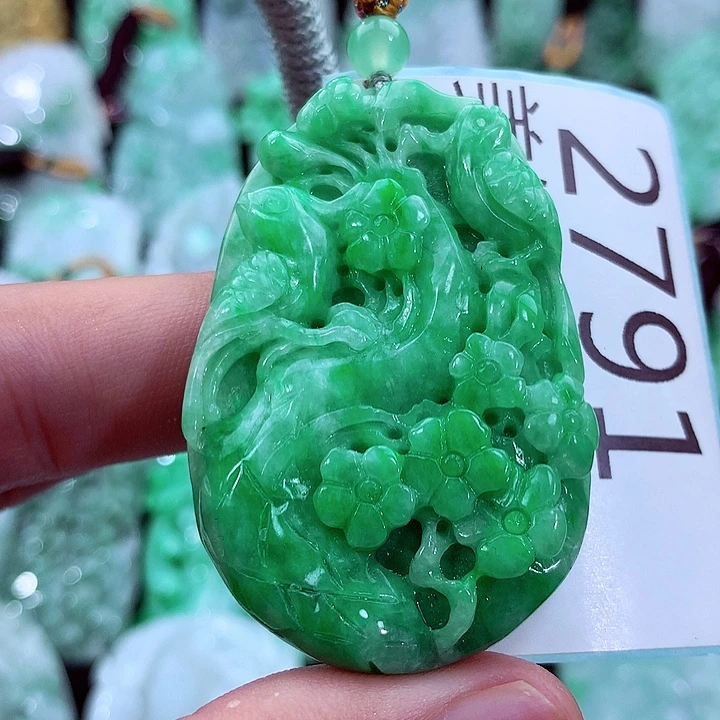 吊坠(不含链)未镶嵌翡翠