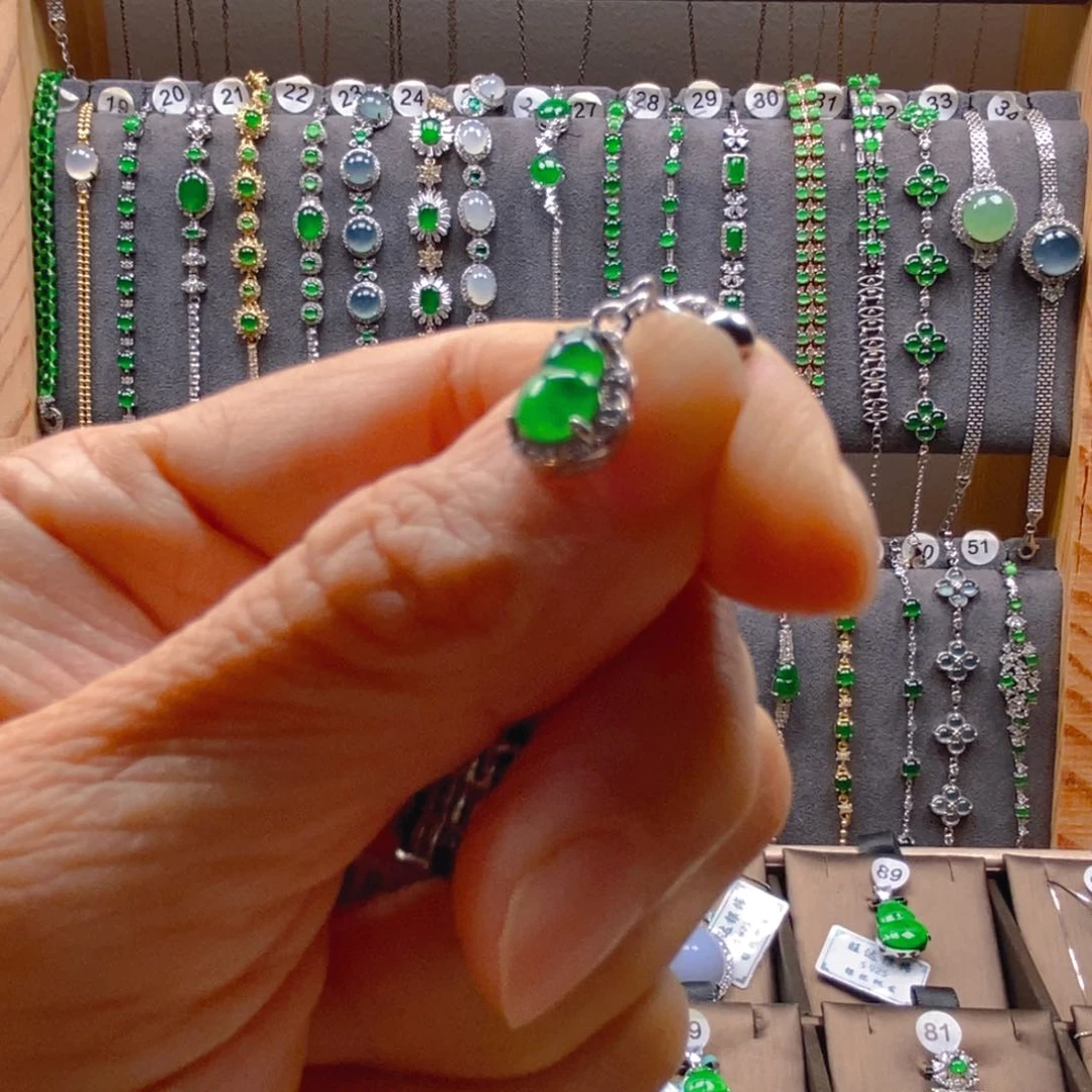 颈饰银S925镶嵌翡翠吊坠