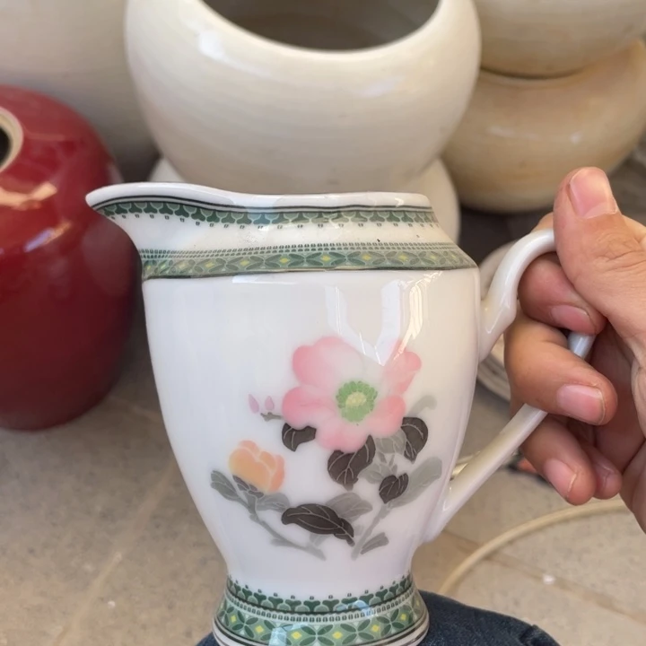 摆件陶瓷盘子碗砂锅都有