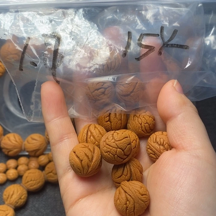 吊坠桃核秦岭山野生桃核