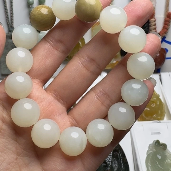 蛇纹石玉未镶嵌吊坠