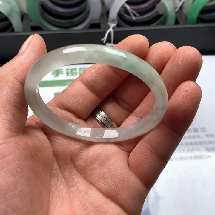 翡翠未镶嵌手镯翡翠