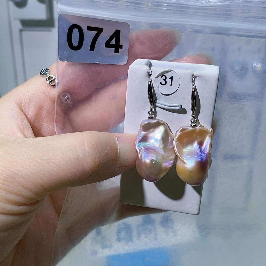 淡水珍珠合金颈饰