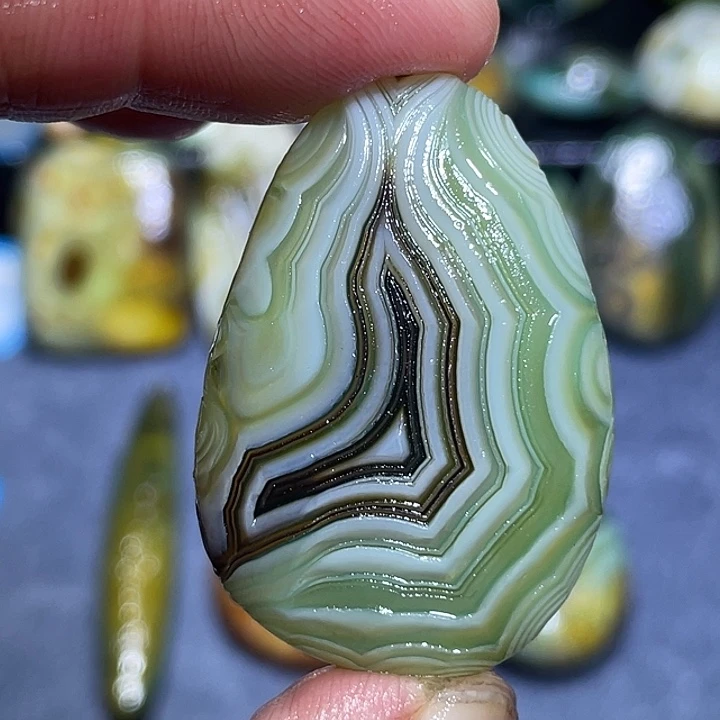 玛瑙/玉髓未镶嵌珠宝奇石