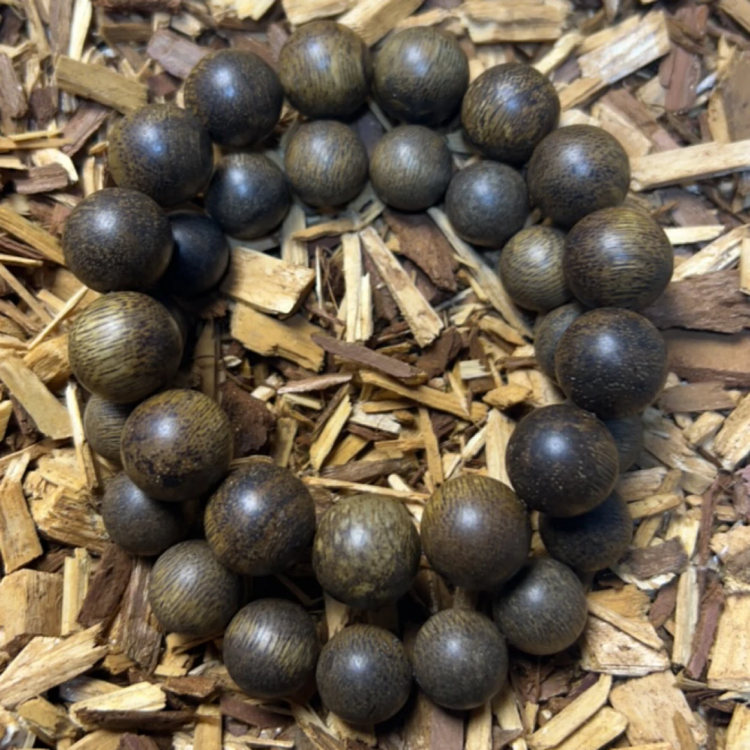 19 福来精选文玩沉香木作手串