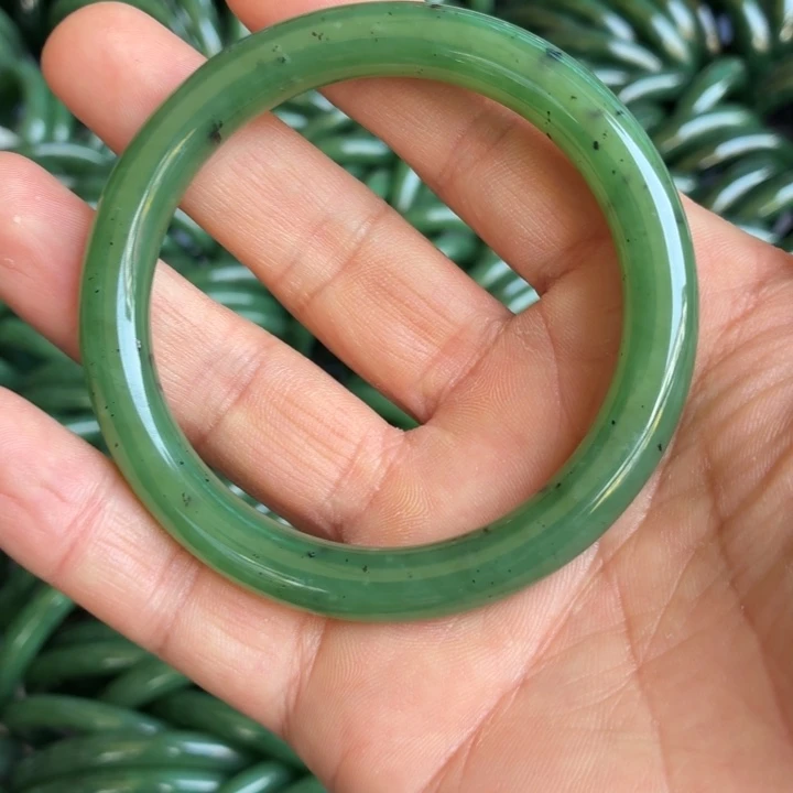 和田玉（碧玉）未镶嵌手镯俄罗斯乌兰海碧玉手镯（多样性发货）