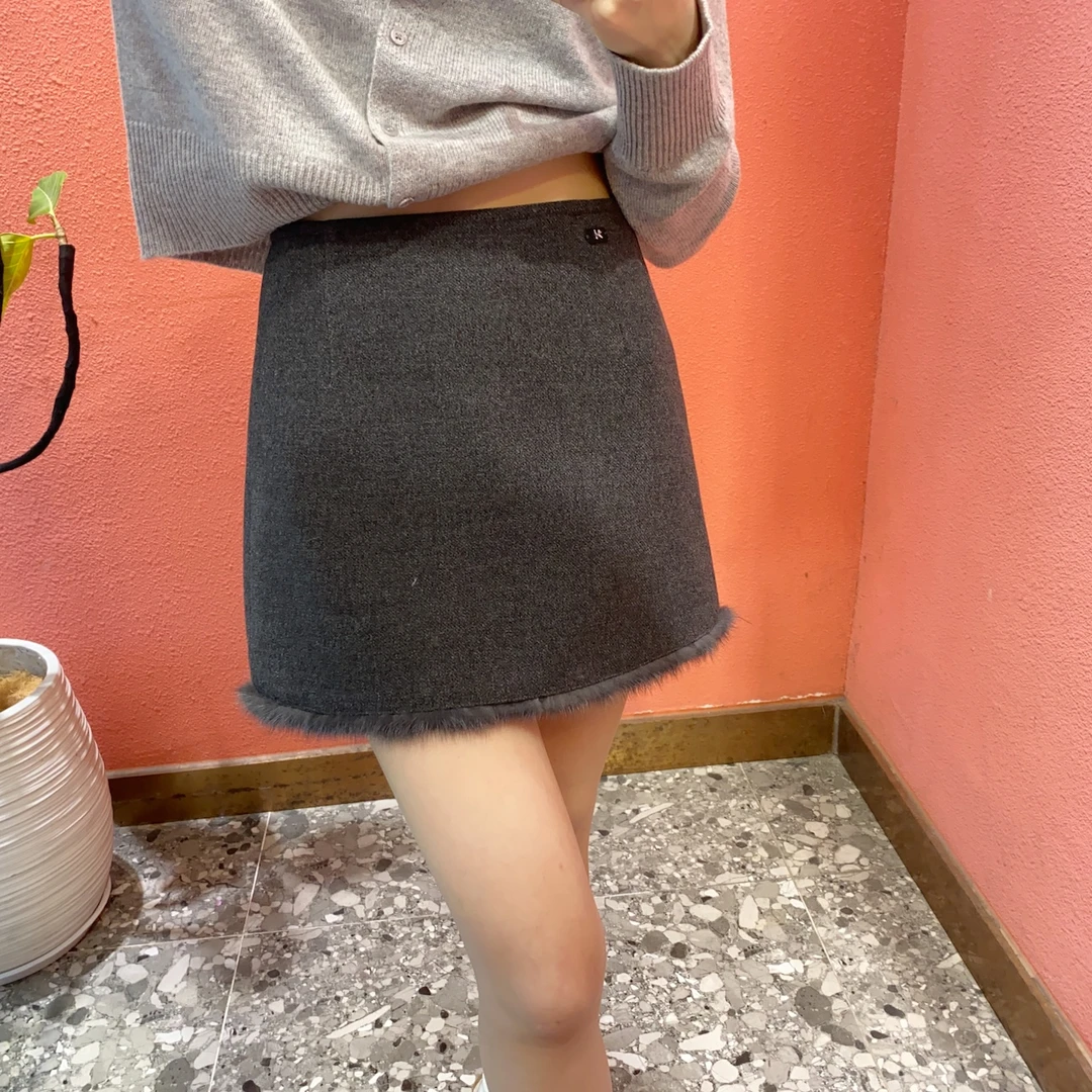 （默茗服装） 下摆毛毛纯色半裙
