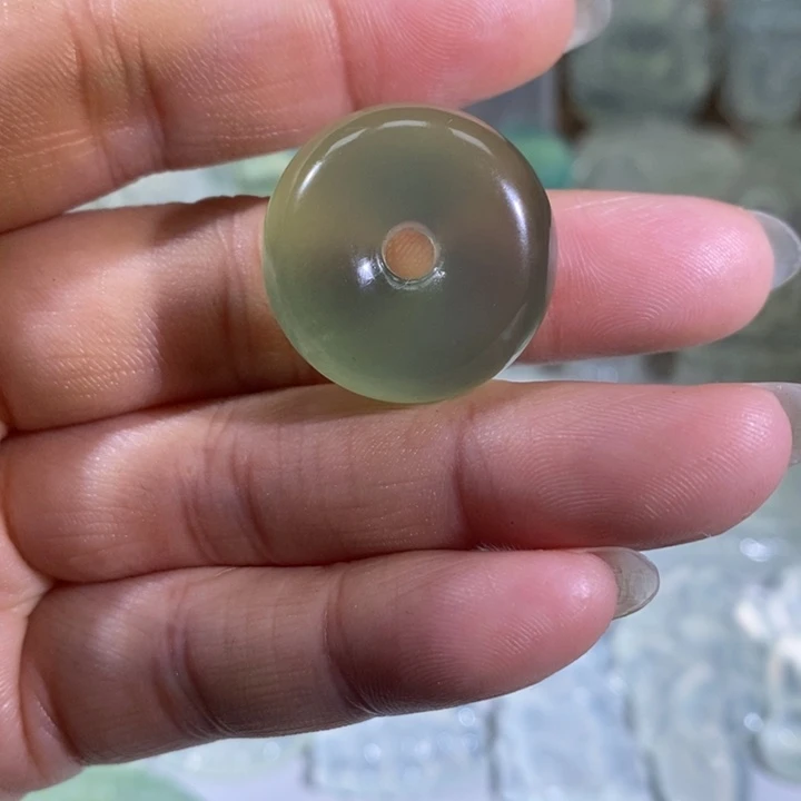 岫玉未镶嵌吊坠吊坠