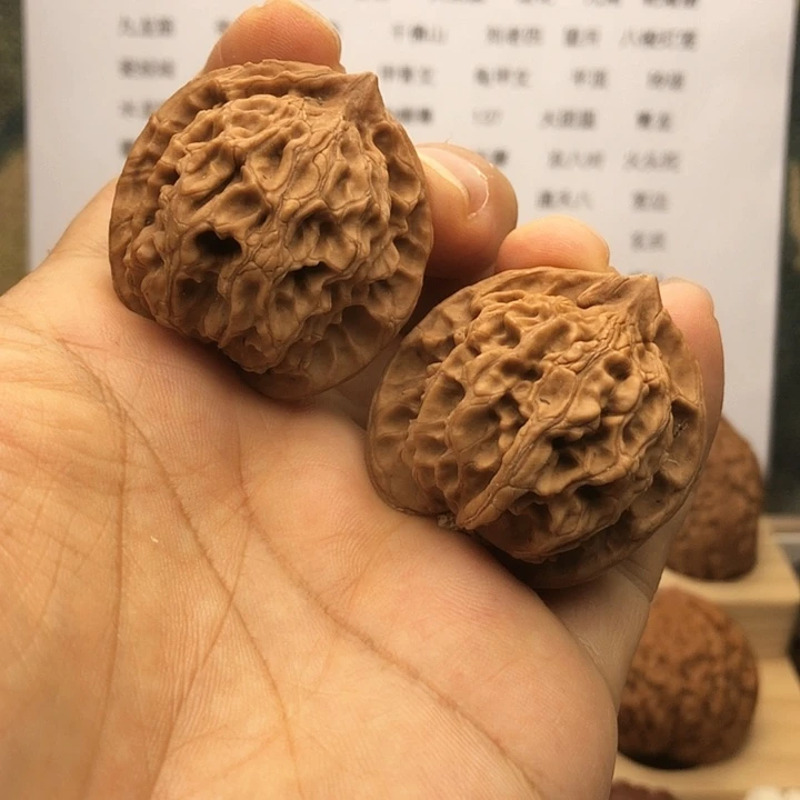 把件文玩核桃盘山公子帽，边37
