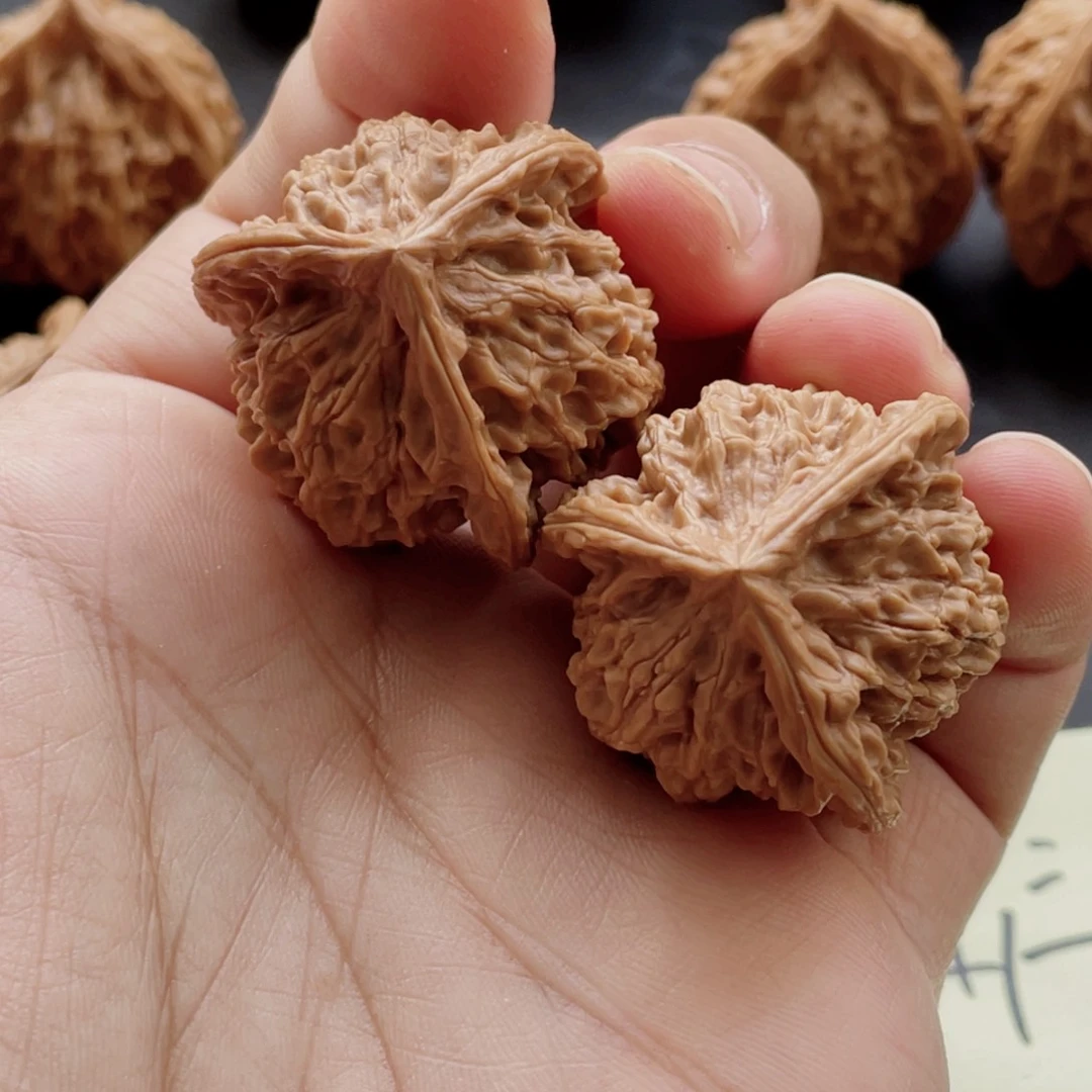 桃核把件盘山三棱正奔3.5尺寸3.8高文玩核桃