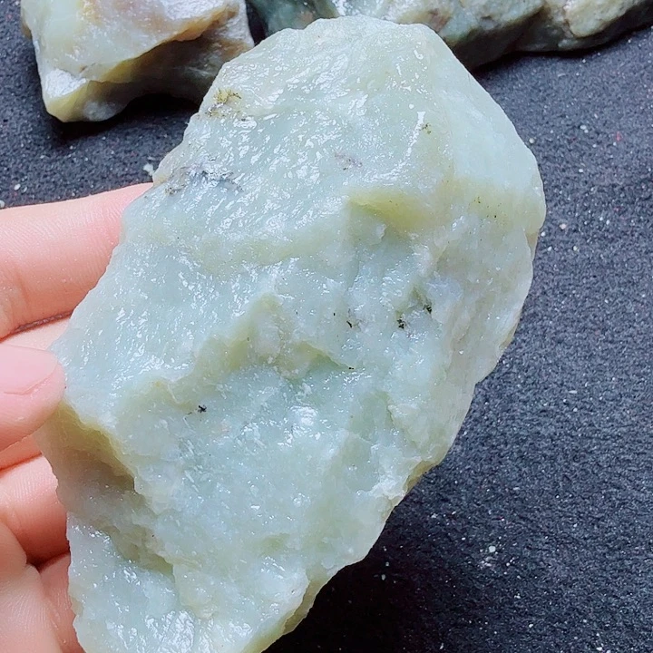 未镶嵌和田玉（糖玉）珠宝半成品