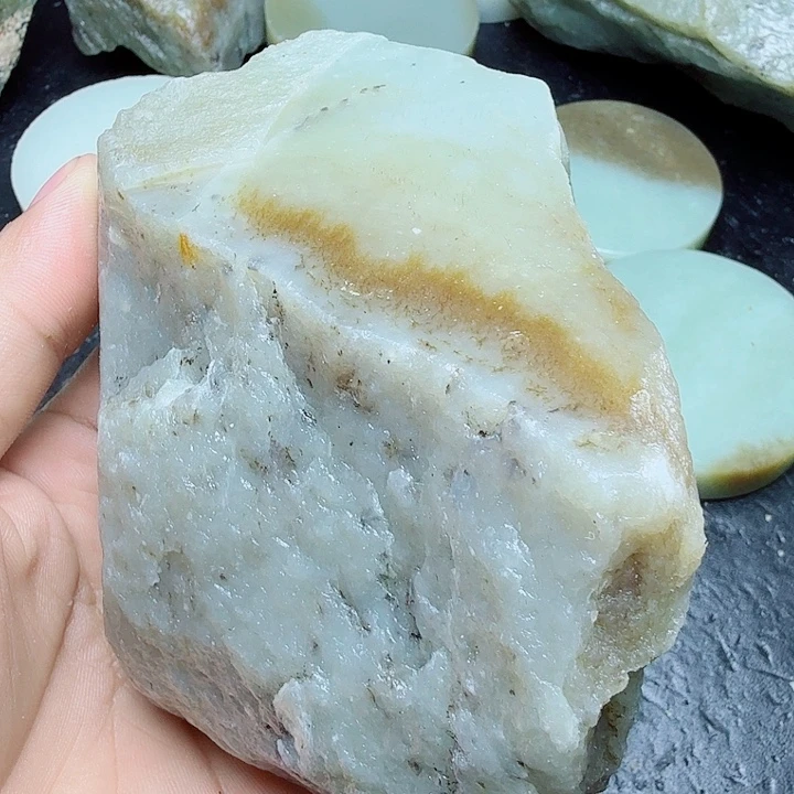 未镶嵌和田玉（糖玉）珠宝奇石
