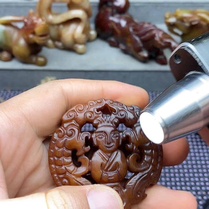 未镶嵌蛇纹石玉颈饰