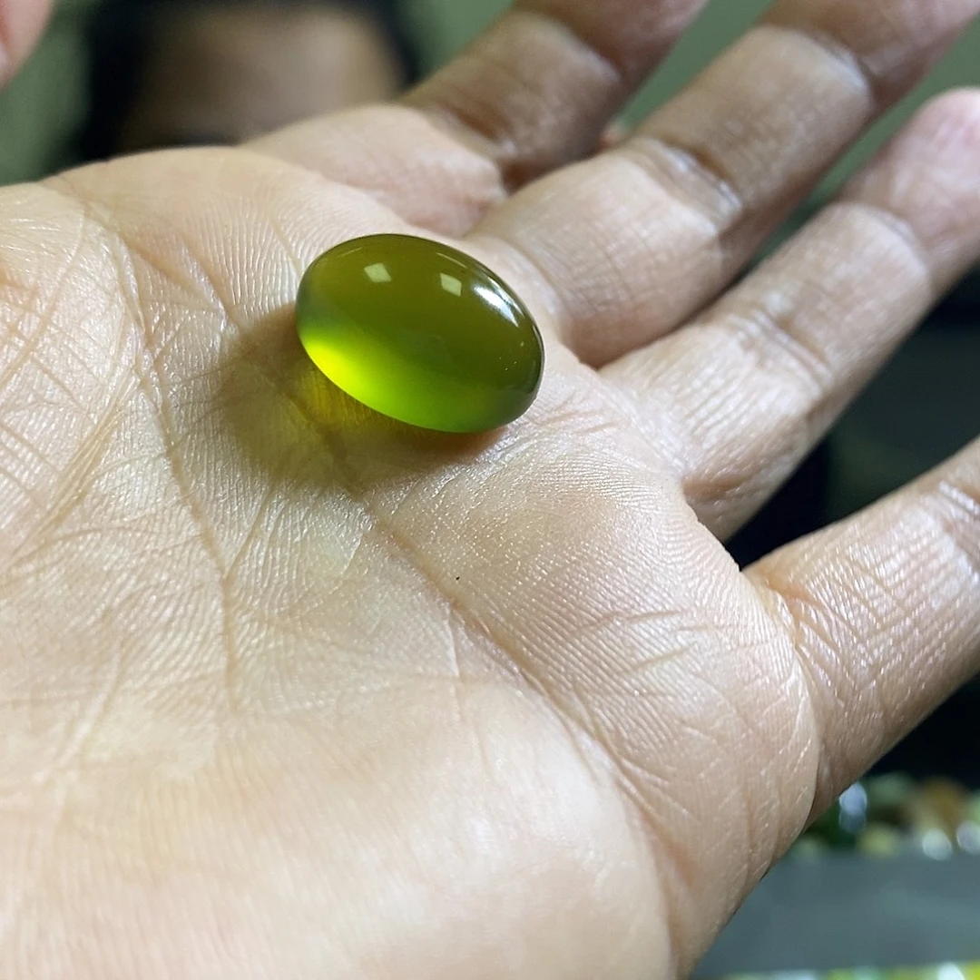 微***来岫玉未镶嵌蛋面一个