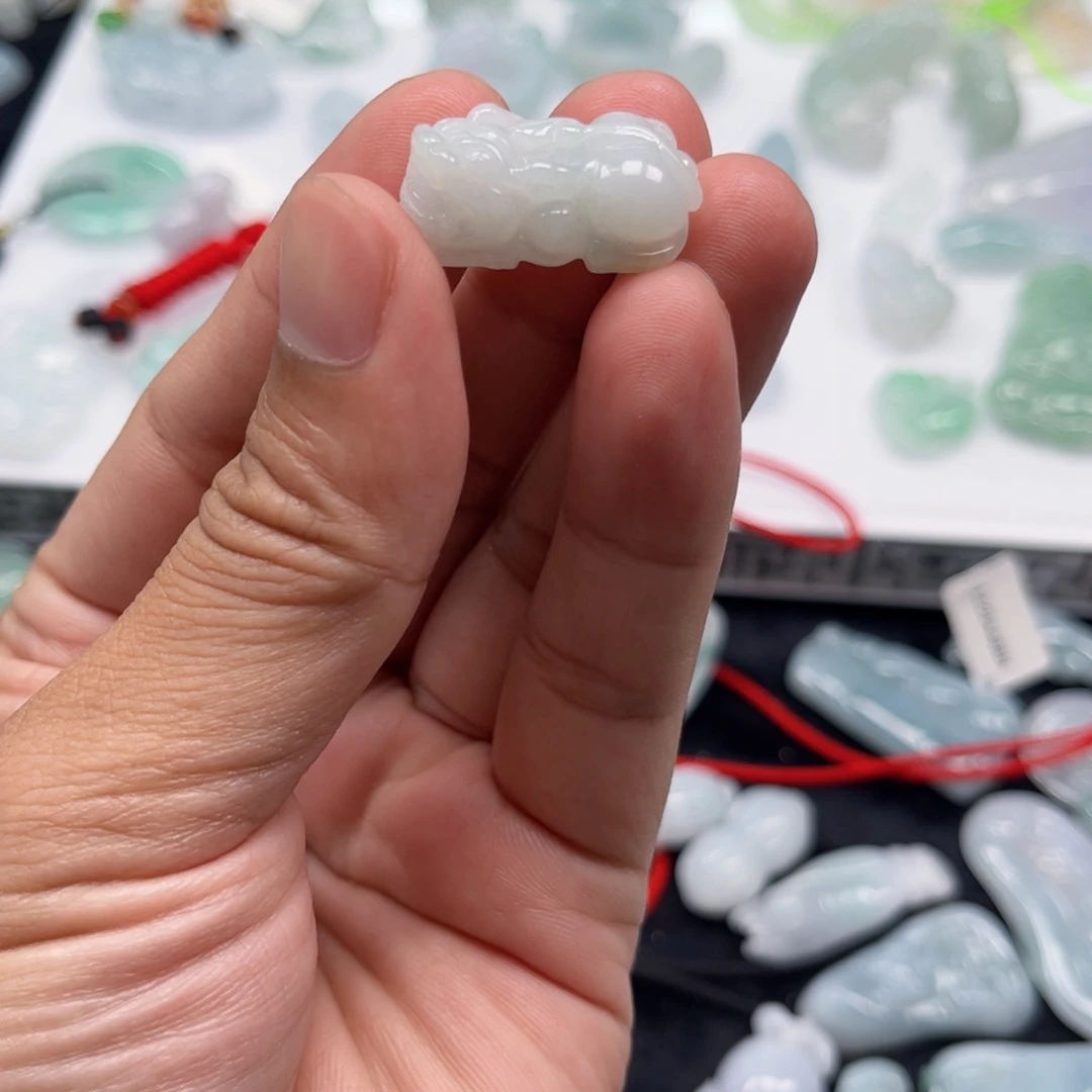 颈饰未镶嵌翡翠天然翡翠A货