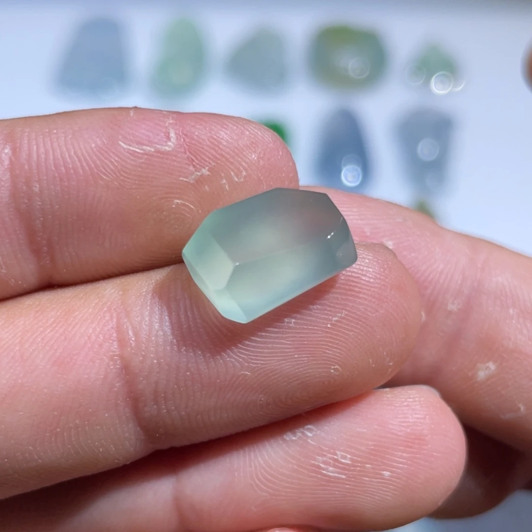 颈饰未镶嵌翡翠切割面