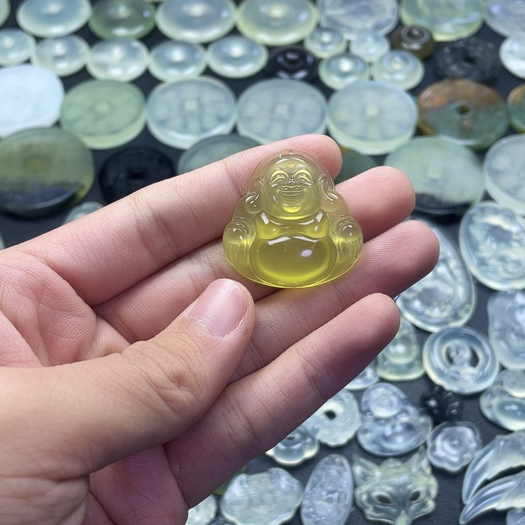 岫玉未镶嵌颈饰佛公