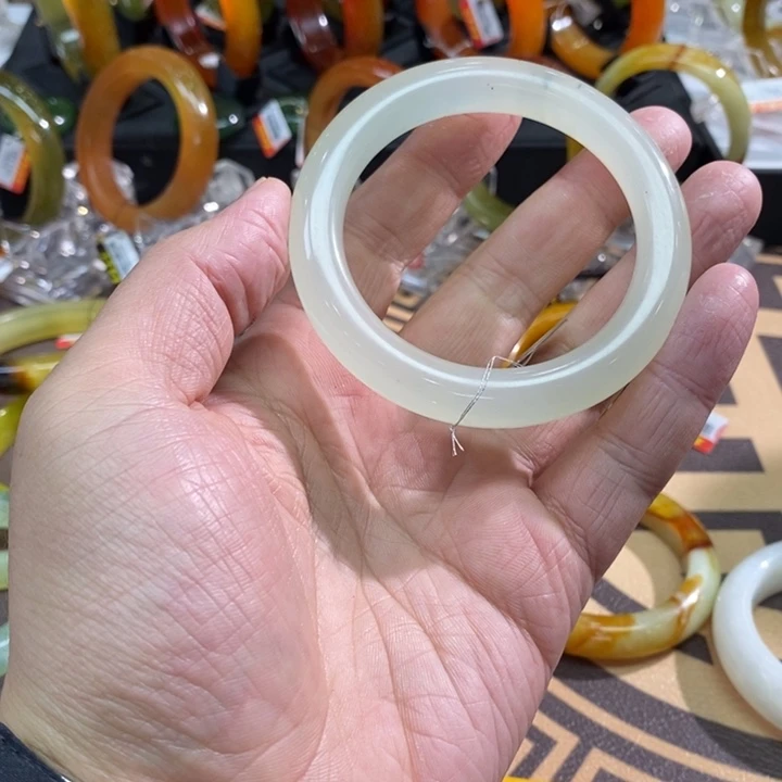 透闪石-蛇纹石玉未镶嵌手镯