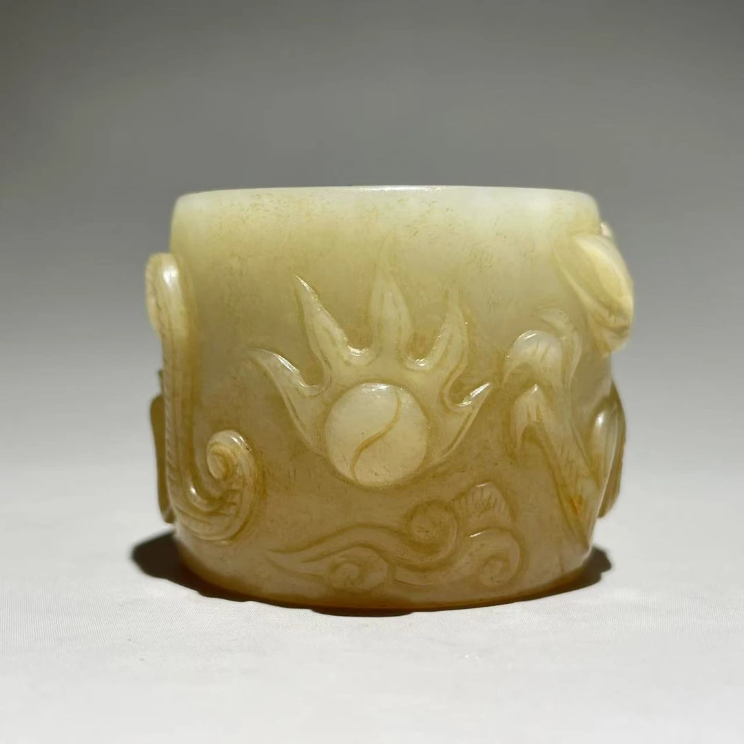 苍龙逐日和田白玉扳指