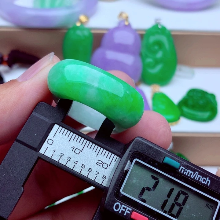 翡翠未镶嵌戒指戒指