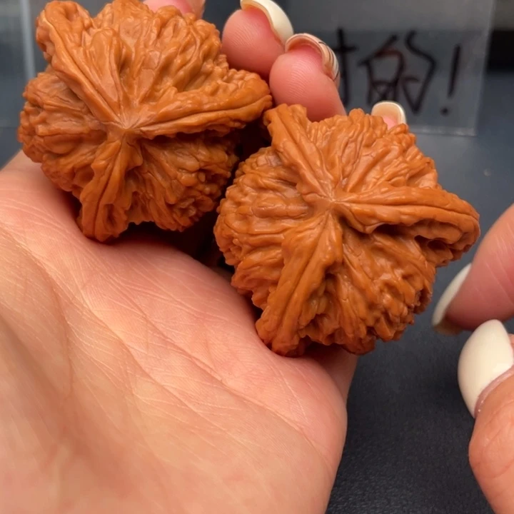 小***&文玩核桃吊坠白狮子