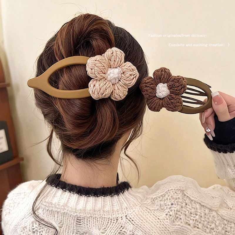 奶咖色秋冬毛绒花朵发夹抓夹女后脑勺高级感盘发鲨鱼夹子发卡头饰