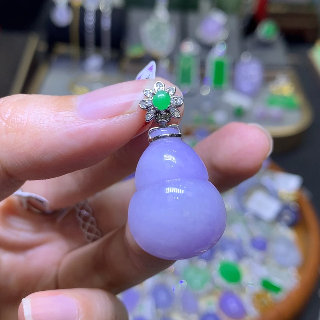 翡翠18K金镶嵌颈饰翡翠玉石吊坠