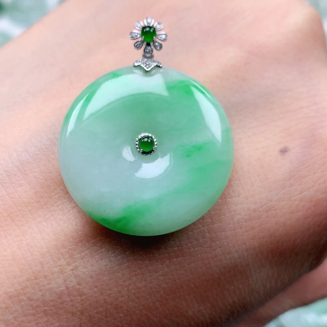 翡翠吊坠(不含链)18K金镶嵌