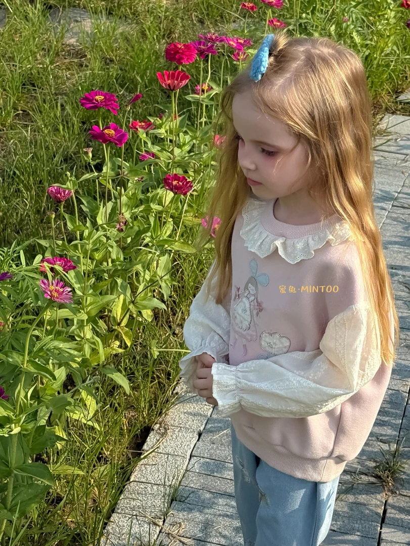 MT-53320-儿童韩系重工蕾丝拼接袖卫衣（秋款）