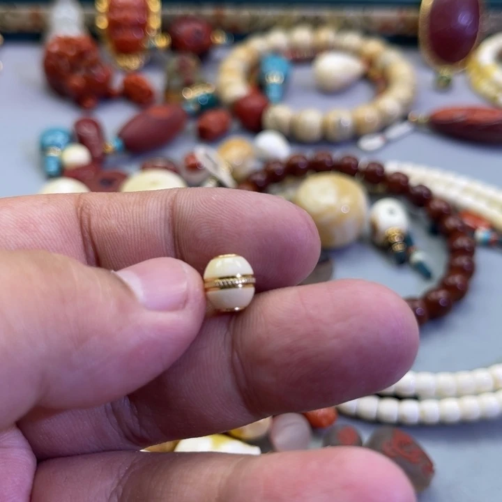 琥珀未镶嵌珠宝奇石27