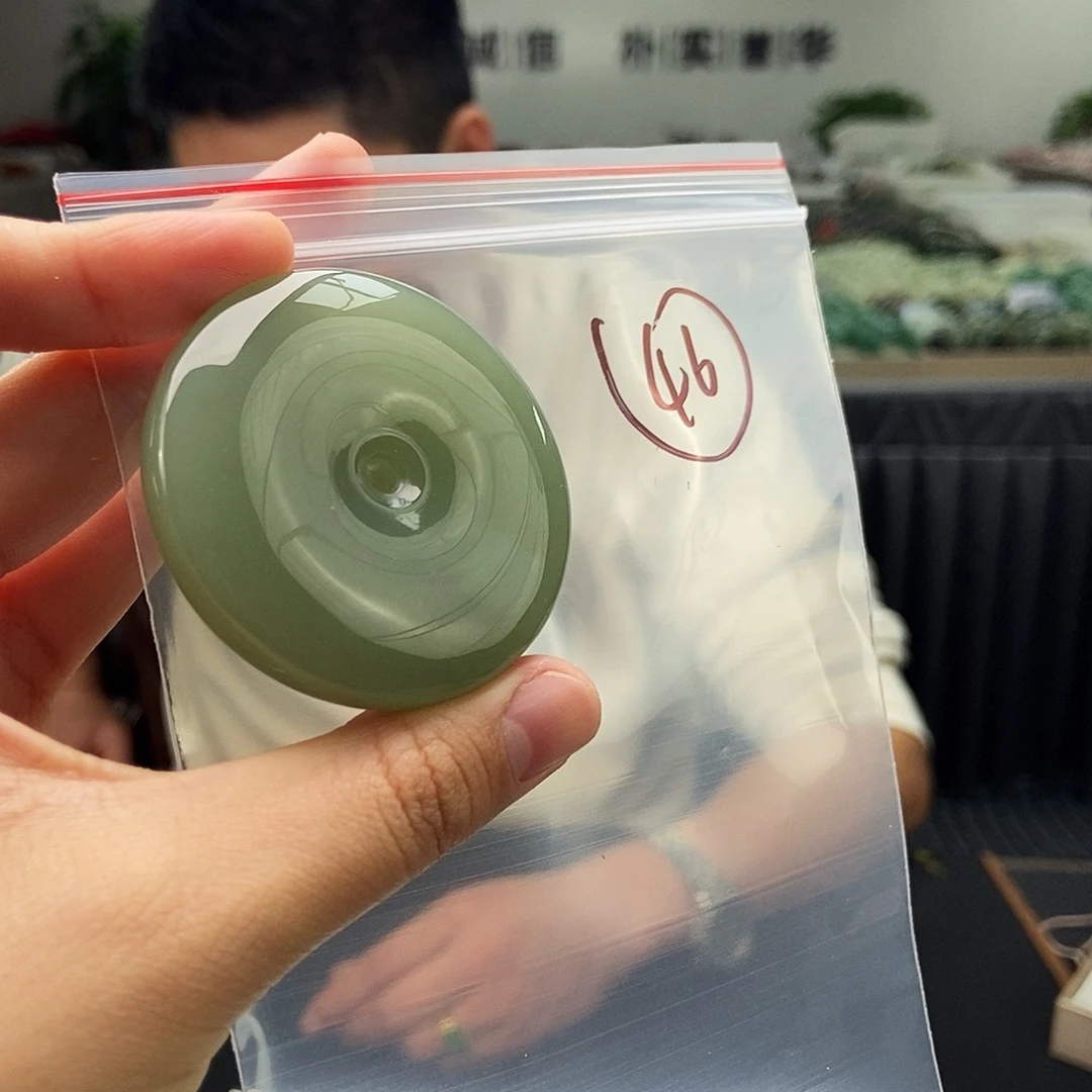 和田玉未镶嵌颈饰46号 颜色多样性发拍一发一