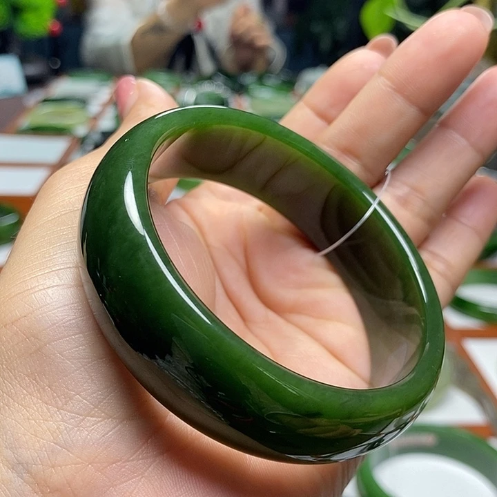 未镶嵌手镯和田玉（碧玉）