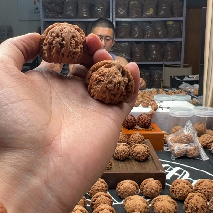 文玩核桃吊坠球疆