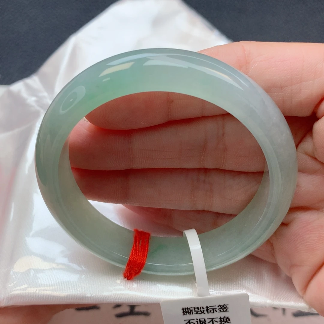 未镶嵌手镯翡翠53圈细糯冰起胶淡绿底有长棉线