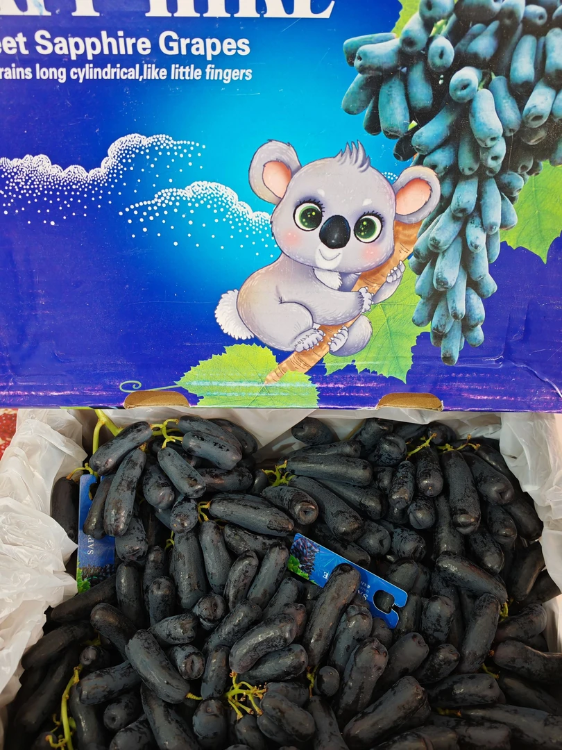 （顺丰包邮上楼）进口金手指葡萄   1箱-8斤左右
