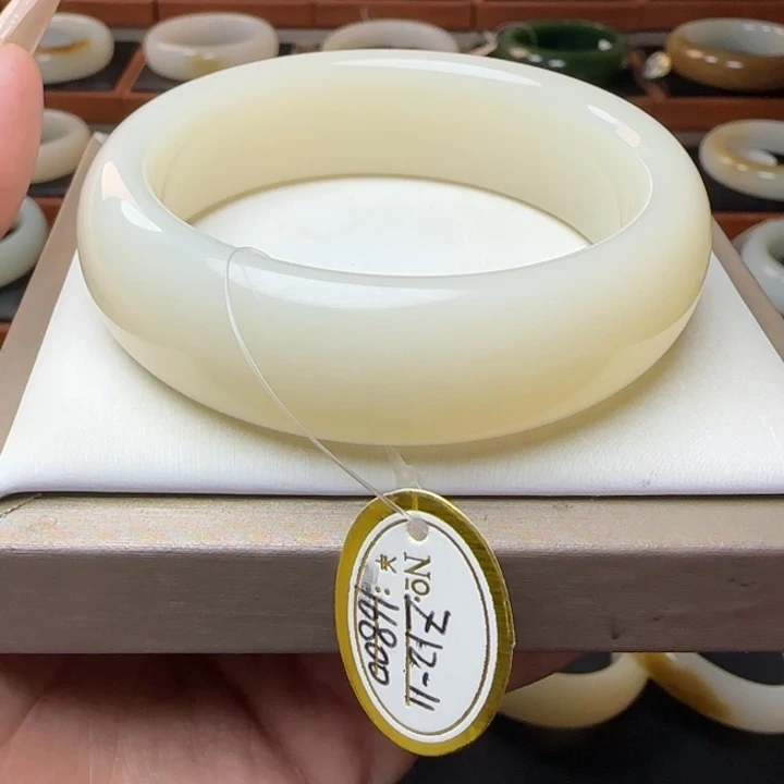 和田玉未镶嵌手镯暖白宽胎55.4