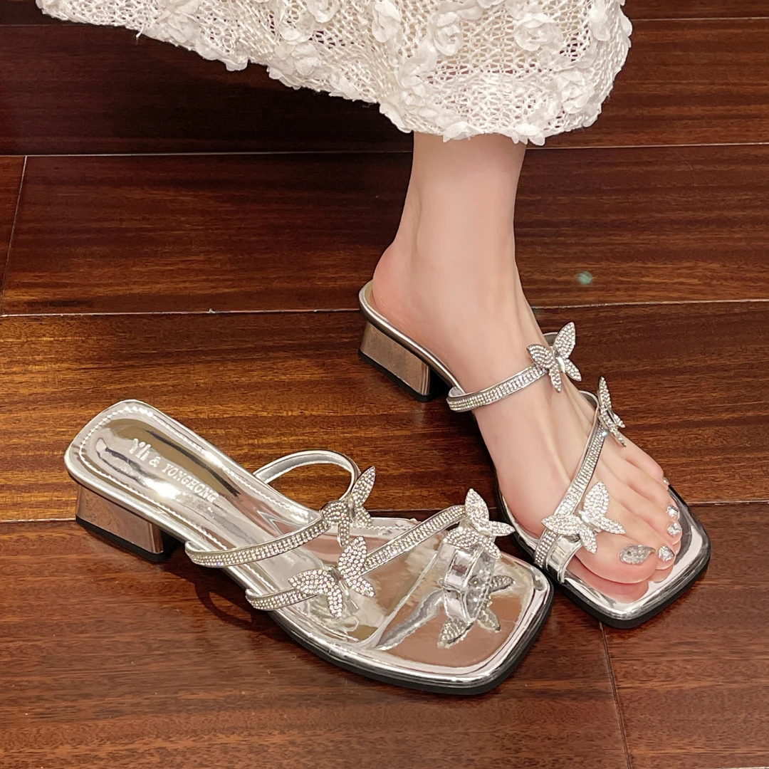 套趾法式粗跟夏季防滑水钻一字拖ins凉拖鞋外穿韩版水钻透气外穿